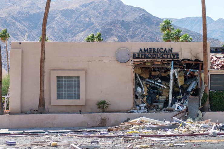 צילום: Gabriel Osorio / AFP ארה"ב דרום קליפורניה פאלם ספרינגס פיצוץ מרפאה מרפאת פוריות פיגוע טרור