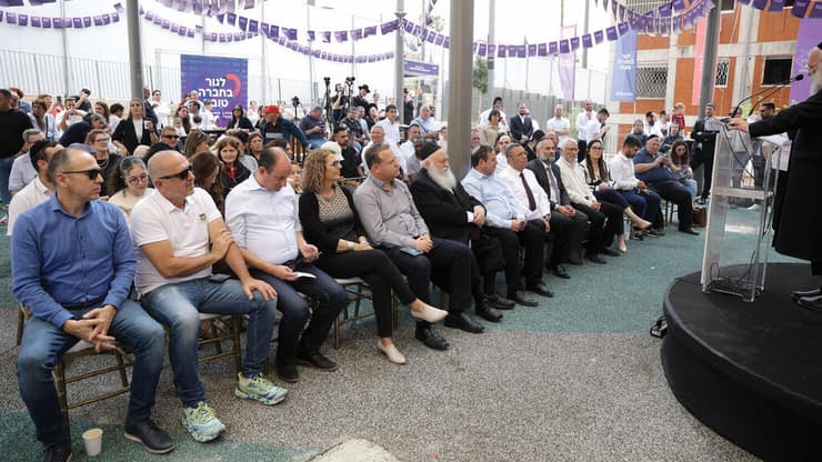 תמונות מאירוע ההריסה. צילום: שלומי כהן (הדמיה: Viewpoint) תמונות מאירוע ההריסה. צילום: שלומי כהן