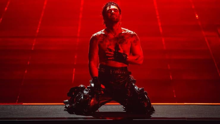 איפה הנקודות שלנו? נציג ארמניה ביצוע גמר אירוויזיון 2025 ( צילום: Sarah Louise Bennett / EBU) נציג ארמניה ביצוע גמר אירוויזיון 2025