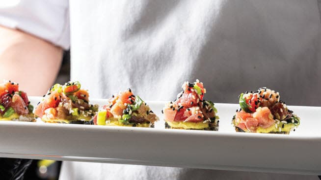 סופר מזרח ומערב, מנת הדגל טורי טונה (צילום: אופק שלום) סופר מזרח ומערב, מנת הדגל טורי טונה