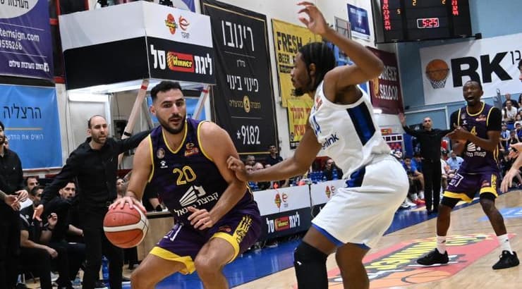 עידן זלמנסון במאבק (ראובן שוורץ) עידן זלמנסון במאבק