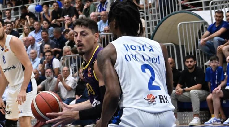 מרקל ג'ונסון במאבק מול יפתח זיו (ראובן שוורץ) מרקל ג'ונסון במאבק מול יפתח זיו