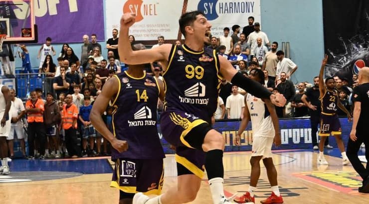 יפתח זיו בטירוף (ראובן שוורץ) יפתח זיו בטירוף