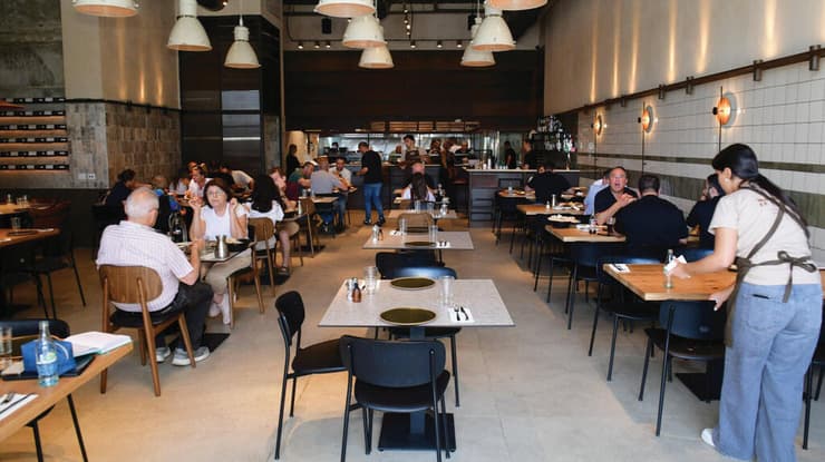 מסעדת עופרה (צילום: שמעון בן ארי) מסעדת עופרה