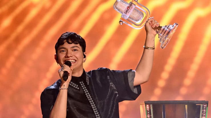 ג'יי ג'יי חוגג את הזכייה באירוויזיון