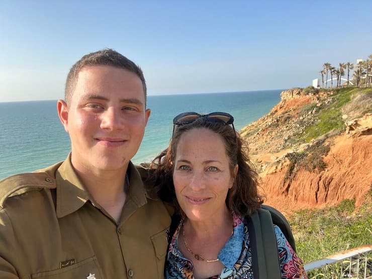 אורנה נאוטרה ובנה עומר ז"ל