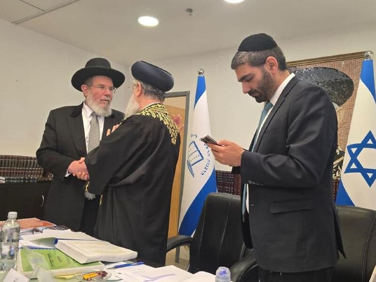 הרבנים הראשיים עם שר הדתות הרבנים הראשיים עם שר הדתות
