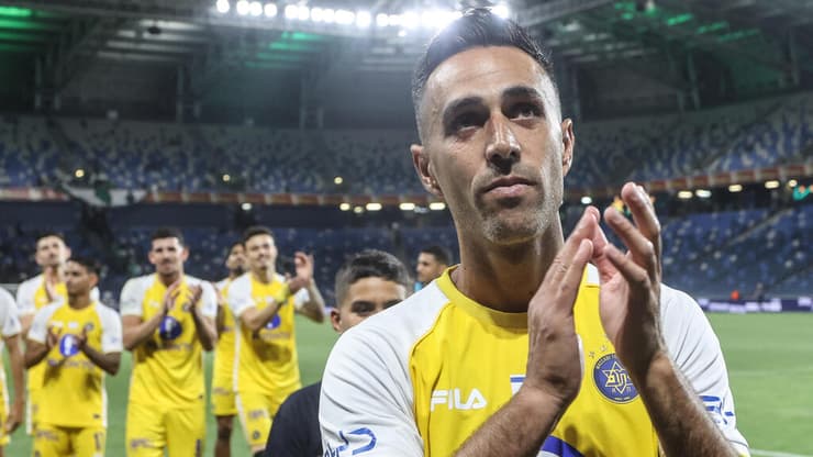 משהו שקורה רק באגדות. זהבי (צילום: גיל נחושתן) זהבי מודה לקהל