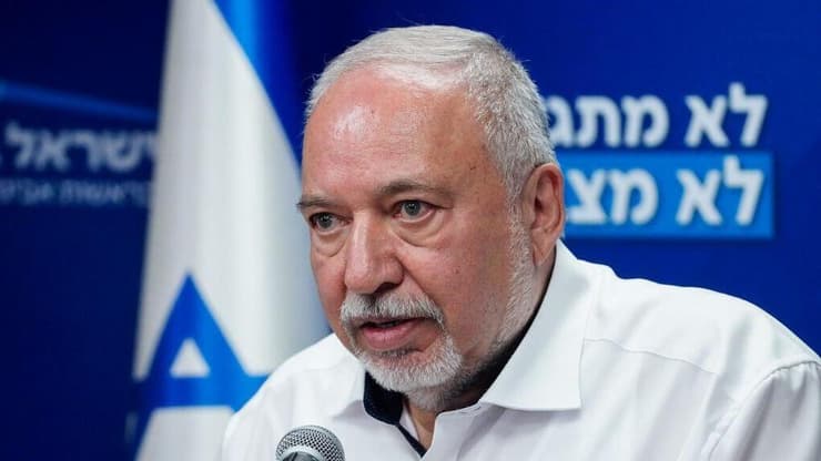 ליברמן. "מי שלא הצליח למוטט את חמאס במשך 20 חודשים, לא מסוגל להביא לניצחון גם בעוד 20 שנה" (צילום: שלו שלום) ישיבת סיעה ישראל ביתנו