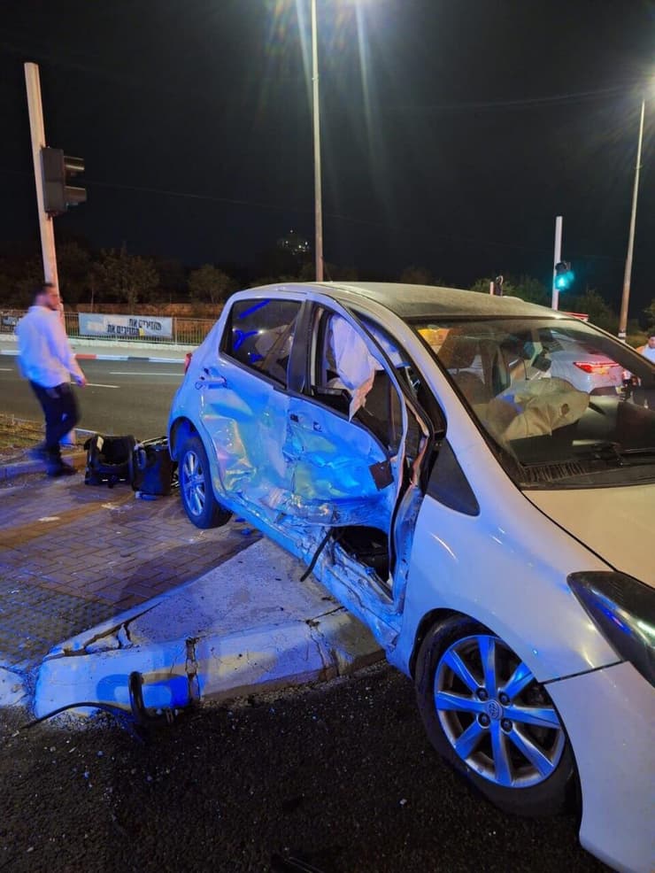 תאונת דרכים בין 2 כלי רכב ביציאה ממודיעין לצומת שילת