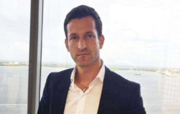 קסטין (צילום מסך) רוס קסטין