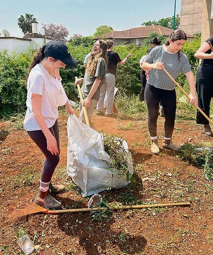 מחברת את התלמידים למציאות של קהילה בשיקום (צילום: "מסע ישראלי") yk14375927