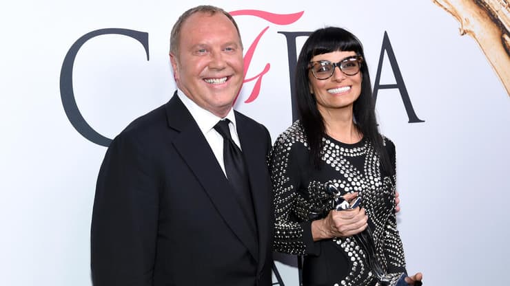 נורמה קמאלי לצידו של מייקל קורס