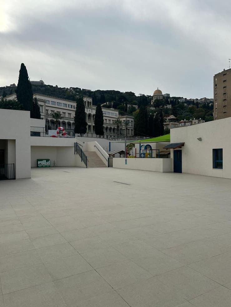 זורקים מגבון במקום הנכון (באדיבות העמותה) זורקים מגבון במקום הנכון