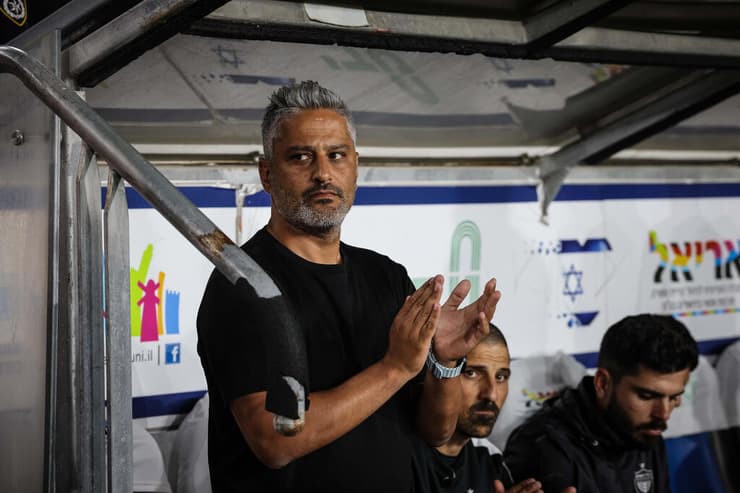 עם שלושה בלמים והרבה צניעות. יצחקי (צילום: עוז מועלם) מאמן בית"ר ירושלים ברק יצחקי