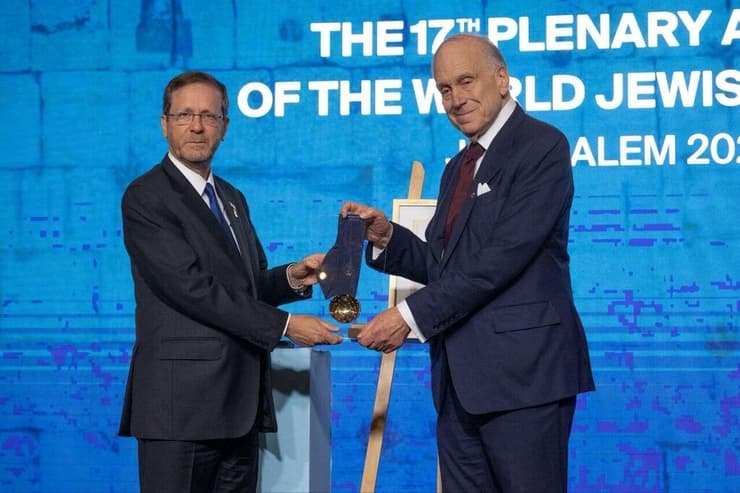 רון לאודר והנשיא יצחק הרצוג בכנס בירושלים (צילום: שחר עזרן) רון לאודר והנשיא הרצוג בכנס בירושלים