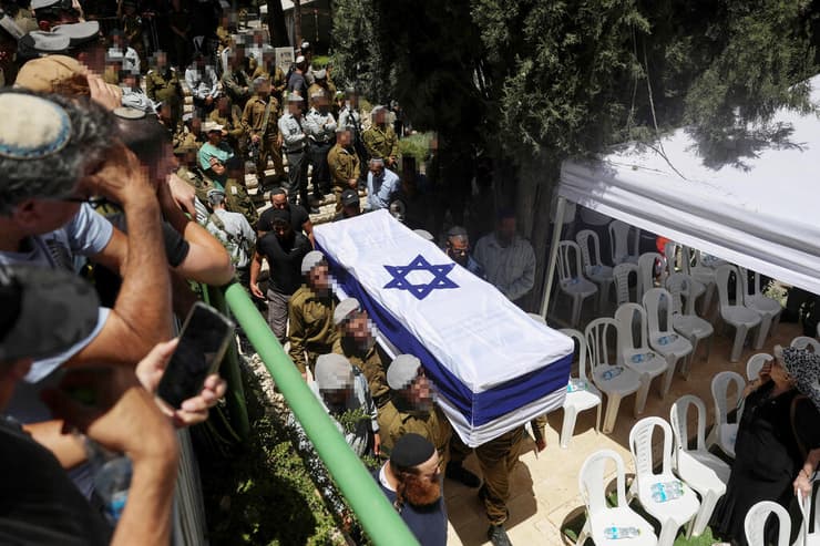 מאות רבות הגיעו ללוות (צילום: REUTERS/Ronen Zvulun) הלוויתו של יוסף יהודה חיראק ז"ל