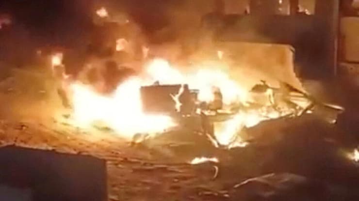 תקיפה בבית לאהיה, הערב (צילום: רויטרס) תקיפות נרחבות בבית לאהיא, צפון רצועת עזה