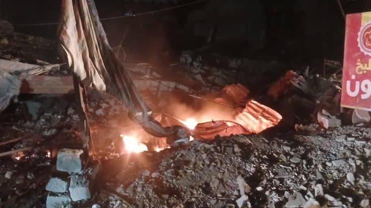 התקיפה ליד צומת אל-רפרי בעיר עזה תקיפה לעבר אוהל ליד צומת אל-רפרי ברחוב אל-ג'לאא שבמרכז העיר עזה