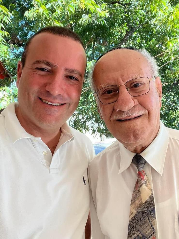 עמנואל יחיא משולם וראש העיר מתן דיל