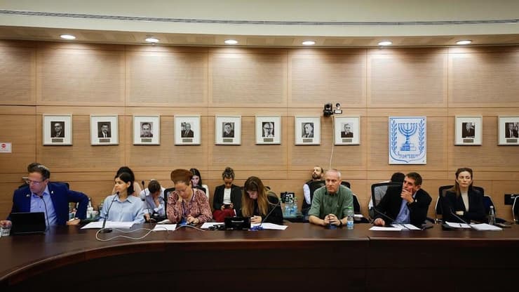 ועדת המשנה למשאבי אנוש בצה"ל - דיון בעניין מדיניות מעצר עריקים ונפקדים