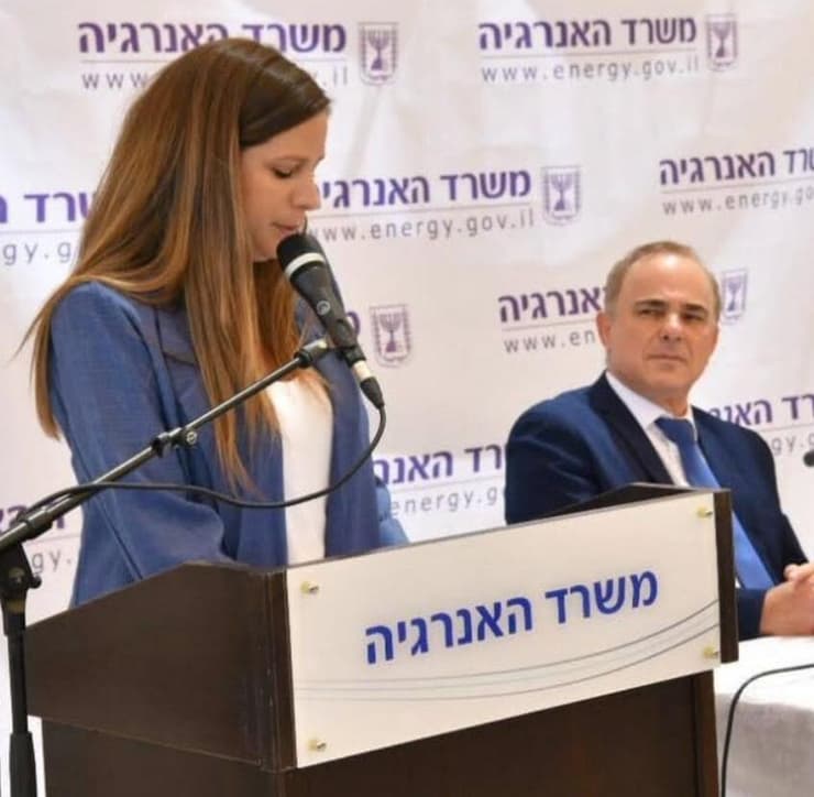  מור חלוץ עם שר האנרגיה לשעבר יובל שטייניץ