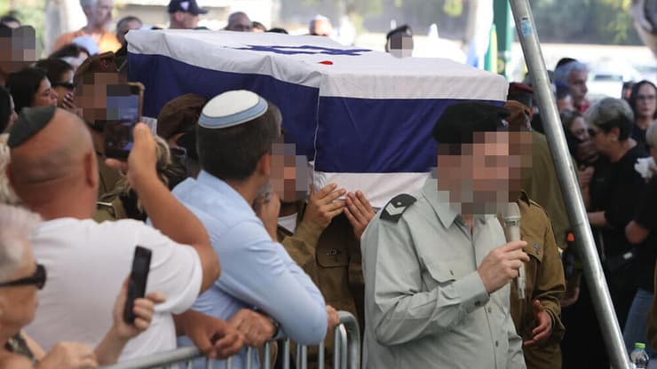 צילום: מוטי קמחי הלווייתו של סמ"ר דנילו מוקנו בבית העלמין הצבאי בחולון