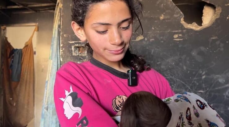 "רק רציתי שמישהו יספק לה את החלב שהיא צריכה". ג'אנה והתינוקת של אחותה (מתוך CNN) ג'אנה והתינוקת של אחותה