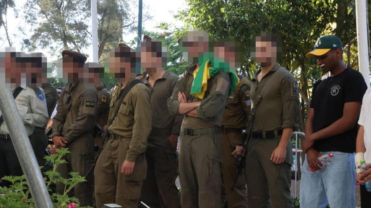 "היית הלב של המחלקה" (צילום: מוטי קמחי) הלווייתו של סמ"ר דנילו מוקנו בבית העלמין הצבאי בחולון