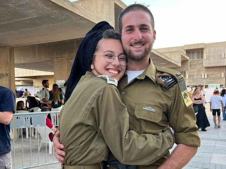 עברי דיקשטיין ז"ל ואלמנתו מרים (צילום: מתוך אלבום משפחתי) מרים דיקשטיין אלמנתו של סגן עברי דיקשטיין ז"ל