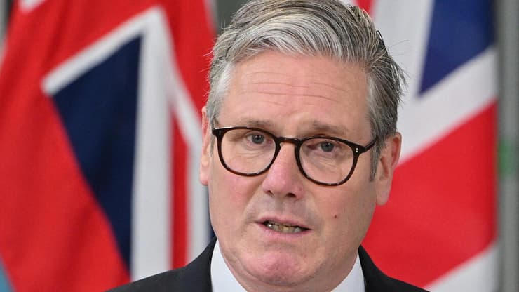 ראש ממשלת בריטניה קיר סטרמר מודיע ש חתם על ה הסכם ל מסירת איי צ'אגוס ל מאוריציוס