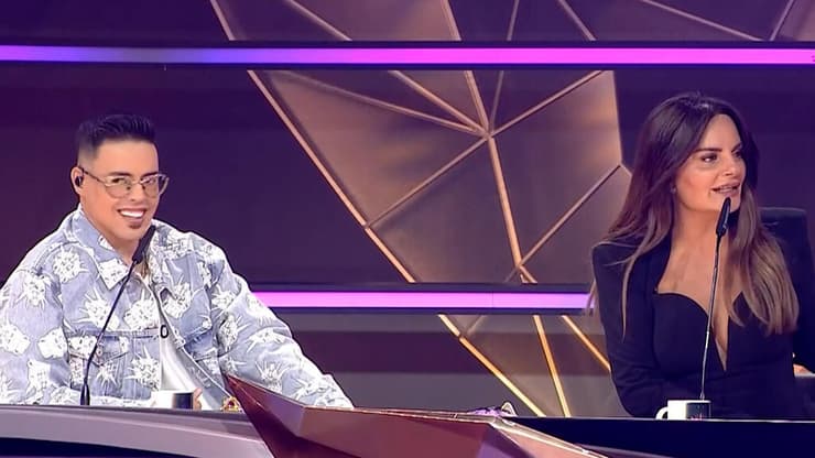 מתוך "הזמר במסכה"