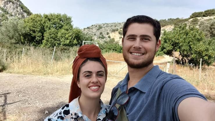 ישי אליקים אורבך ז"ל ואלמנתו יובל (צילום: באדיבות המשפחה) ישי אליקים אורבך ז"ל ביחד עם אשתו יובל