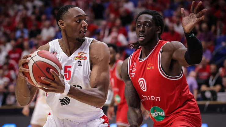 וויילי מול מוטלי. ירושלים והפועל ת"א לא קיבלו רישיון B (צילום: עוז מועלם) וויילי מול מוטלי