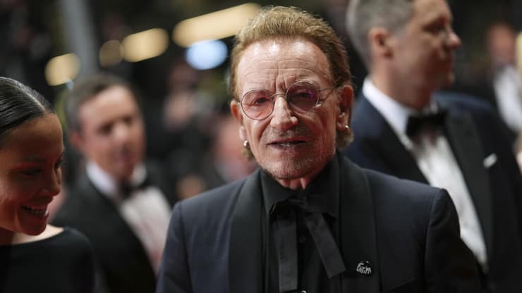 בונו (צילום: Lewis Joly/Invision/AP) בונו