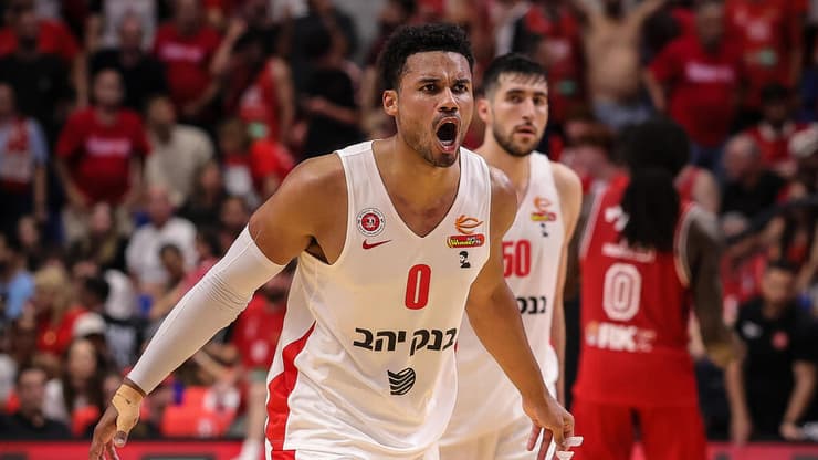 שחקן הפועל ירושלים ג'סטין סמית'