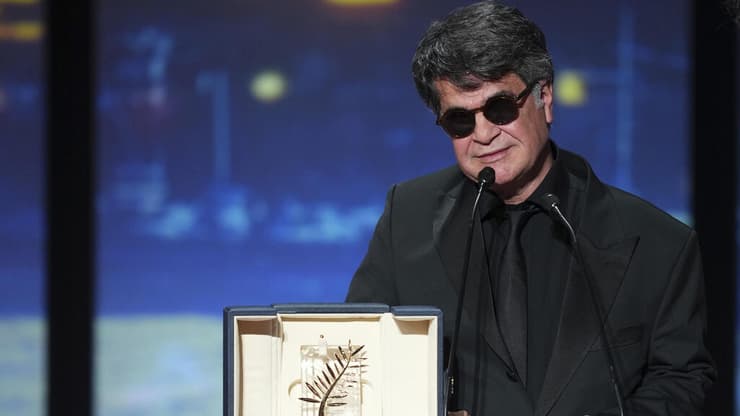 ג'אפר פנאהי בפסטיבל קאן, 2025 (צילום: Lewis Joly/Invision/AP) ג'אפר פנאהי בפסטיבל קאן, 2025