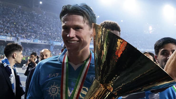 שחקן נאפולי סקוט מקטומיניי