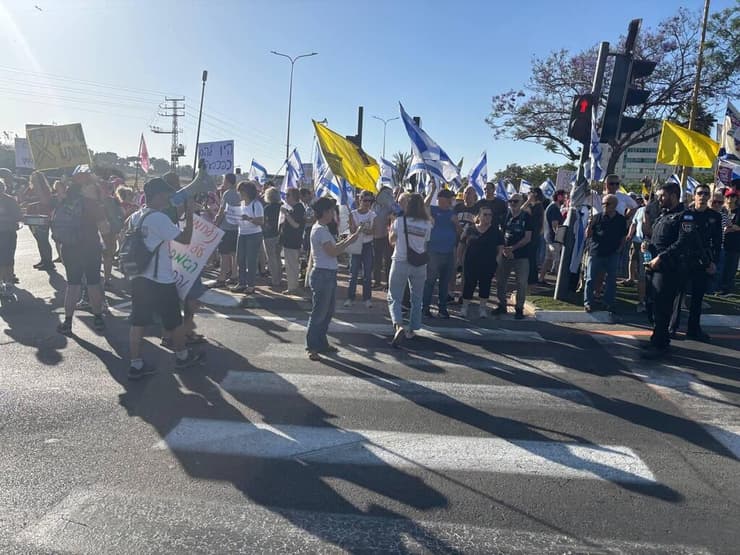 הפגנה נגד הממשלה בצומת פארק המדע, רחובות