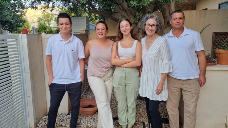 משפחת ליבנה מזרחי חזרו לקיבוץ רעים