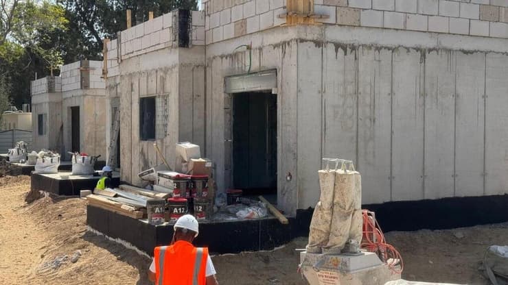 עבודות שיקום בקיבוץ נירים 