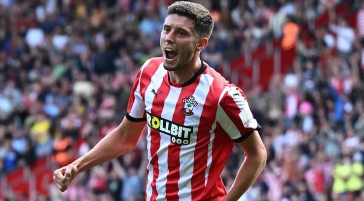 רוס סטיוארט חוגג (רויטרס) רוס סטיוארט חוגג