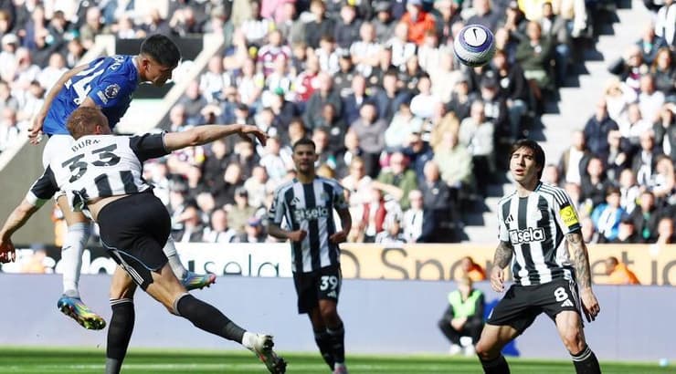 קרלוס אלקראס כובש (רויטרס) קרלוס אלקראס כובש