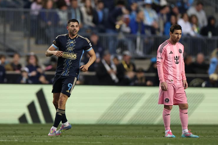 בריבו חוגג, מסי אובד עצות