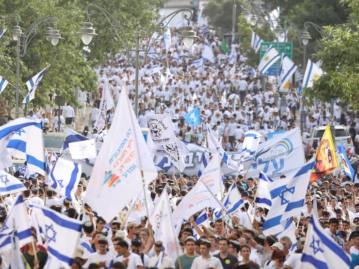 המצעד ביום ירושלים אשתקד (צילום: עמית שאבי ) יום ירושלים מצעד הדגלים