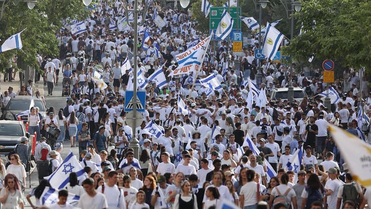 חוגגים בירושלים (צילום: עמית שאבי) חגיגות יום ירושלים