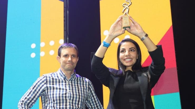 הייא ג'אבארא לצד גידו רן, עורך ynet