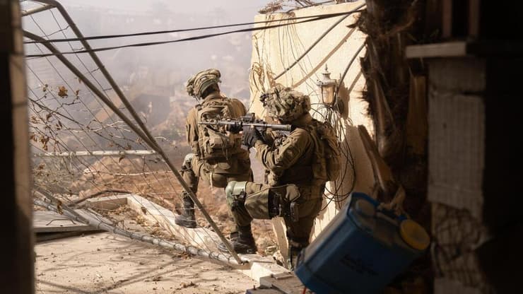 פעילות כוחות בחאן יונס (צילום: דובר צה"ל ) פעילות כוחות אוגדה 36 בדרום חאן יונס