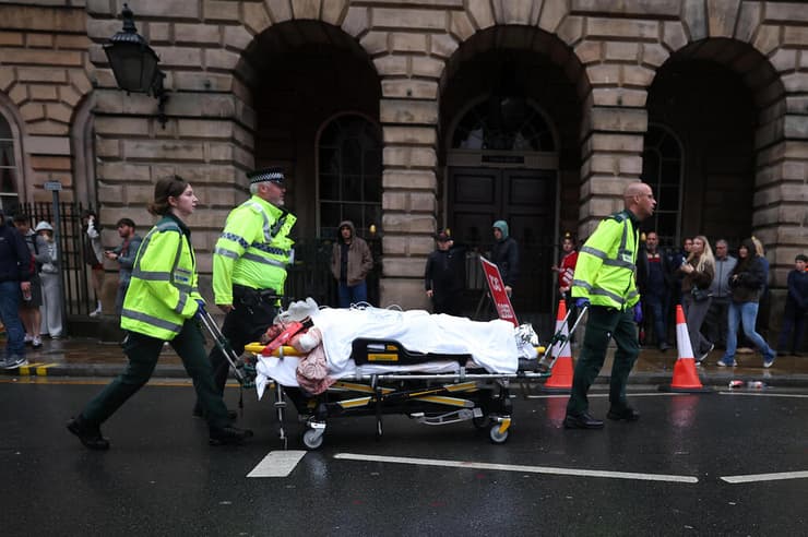 רכב דורס אוהדים שחגגו את ניצחון ליברפול בליגה האנגלית