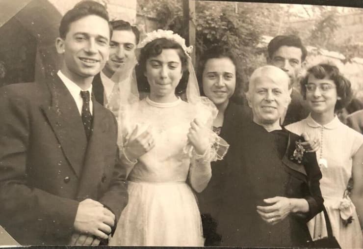 גאולה ביום חתונתה עם אליעזר שמואלי (צילום: באדיבות המשפחה) גאולה ביום חתונתה עם אליעזר שמואלי